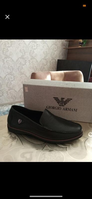 yun qadın şap şapları: Giorgio Armani kişi mokasinləri - Rəng: qara - Model: klassik slip‑on at lalafo.az yun qadın şap şapları: Giorgio Armani kişi mokasinləri - Rəng: qara - Model: klassik slip‑on