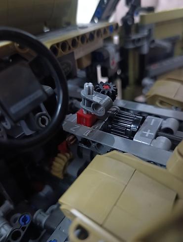 спортивный тренажер: Конструктор внедорожника (аналог Land Rover 4x4) из серии Technic — 5