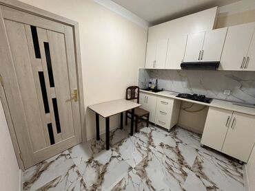 Uzunmüddətli kirayə mənzillər: Təmirli, geniş və işıqlı mənzil. - Planlaşdırma: ayrı-ayrı böyük — 11