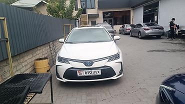 corola: Toyota Corolla: 2020 г., 1.8 л, Вариатор, Гибрид, Седан — 7