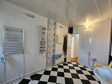 Uzunmüddətli kirayə mənzillər: Mənzil kirayə verilir. Nərimanov metro stansiyasına piyada 5 dəqiqəlik — 5