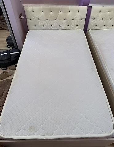 bed sheets: Кровати б/у с матрасами в хорошем состоянии. Мягкое изголовье, удобные — 3