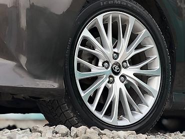 Toyota: Toyota Camry: 2019 г., 2.5 л, Вариатор, Гибрид, Седан — 4