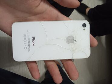 сломанные телевизоры: IPhone 4, Белый
