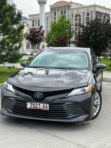 камрий: Toyota Camry: 2018 г., 2.5 л, Вариатор, Гибрид, Седан