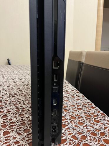 пс 4: Ps4pro 30+ oyunarı var 2 dəne original joystik 1tb yataş idial