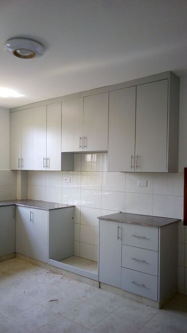 Sifarişlə mətbəx mebeli: Sifarişlə mətbəx dəsti, Özü çəkən petlələr, MDF — 12