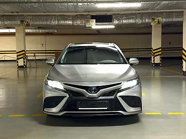 highlander 2017: Toyota Camry: 2021 г., 2.5 л, Вариатор, Гибрид, Седан — 1
