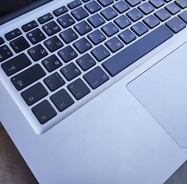 en ucuz apple macbook: Makbuk pro 13/core i5/Ram 8GB/SSD 256 Şəkillərdə görünən, gözəl — 9