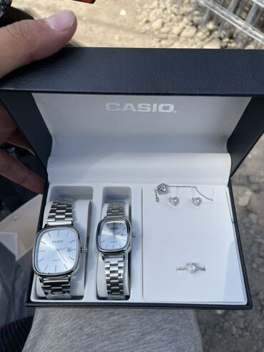купить золотые часы бу: Подарочный набор CASIO Состав: - Пара наручных часов CASIO (мужские и