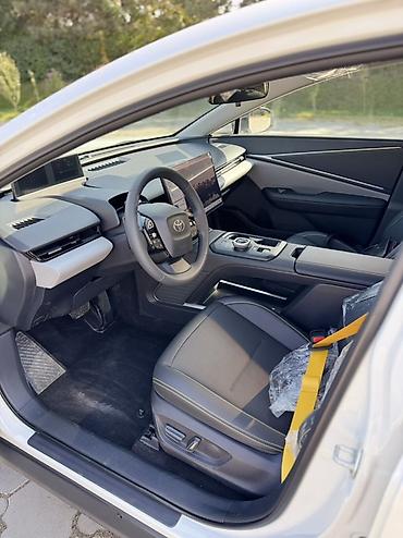 toyota bz4x бишкек: Toyota bZ3: 2026 г., Электромобиль, Лифтбек — 6