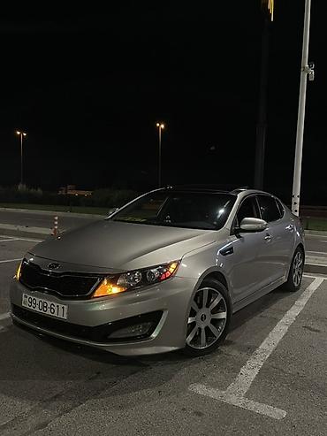 sonata fara: Kia Optima sedan kuzalı avtomobildir. Şəkillərdə avtomobil gümüşü — 1