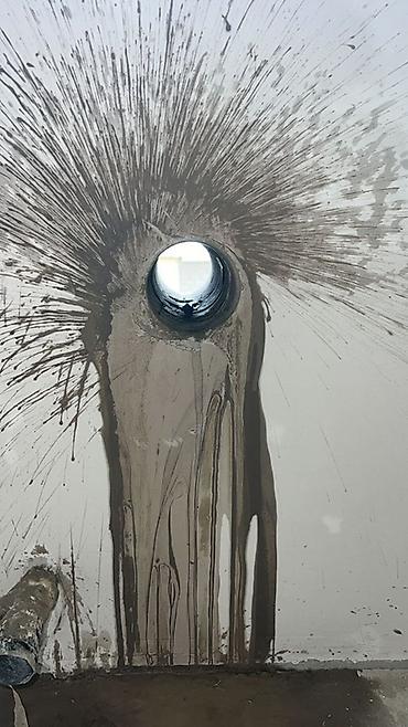 замерзла вода: Алмазное бурение отверстий в бетоне, кирпиче и железобетоне - — 1