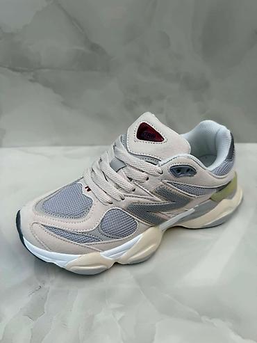 kronos patike: NB 9060
A klasa
36-45 
4200 din — 4