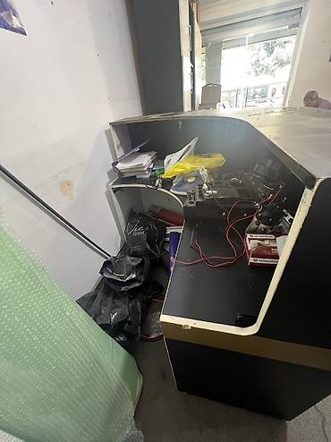 ofis dolablari: Resepşin ucun mebel satılır. Cox ucuz qiymətə — 4