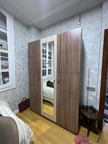 Mebel: Şifoner 3 qapılı 5 bölmeli ve asılqan hisseden ibaretdir. Hundurluk — 1
