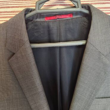 Pencəklər: Hugo Boss brendinin orijinal pencəyi. İdeal vəziyyətdədir, üzərində — 12