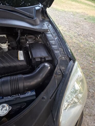 Kia: Kia Sportage: 2 l | 2008 il Ofrouder/SUV — 12