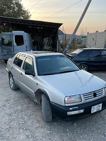 бампер на венту: Volkswagen Vento: 1994 г., Седан — 6