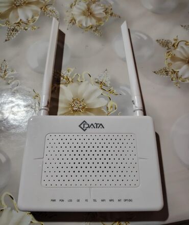 azercell wifi modem satilir: Data modem. Tam işlək, ideal vəziyyətdə. Heç bir problem yoxdur