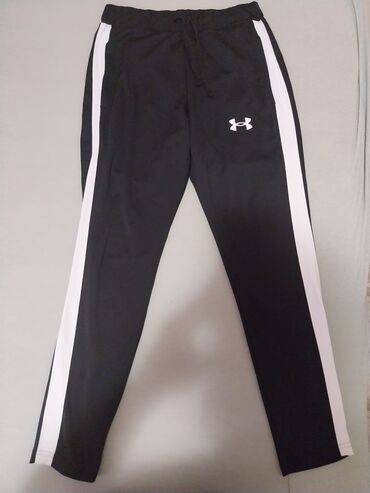 dzemper pantalone trenerka: Trenerka Under Armour, M (EU 38), bоја - Crna