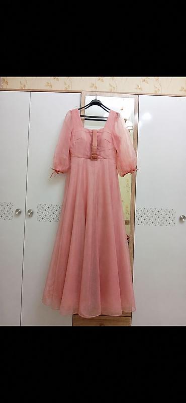 İkili dəst satılır, don və ayaqqabı. Bir dəfə geyinilib, evin içində