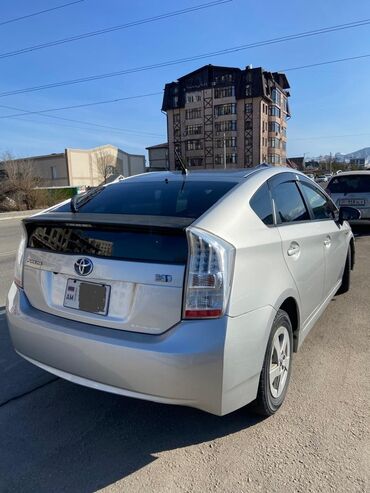 Toyota: Toyota Prius: 2011 г., 1.8 л, Вариатор, Гибрид, Хэтчбэк