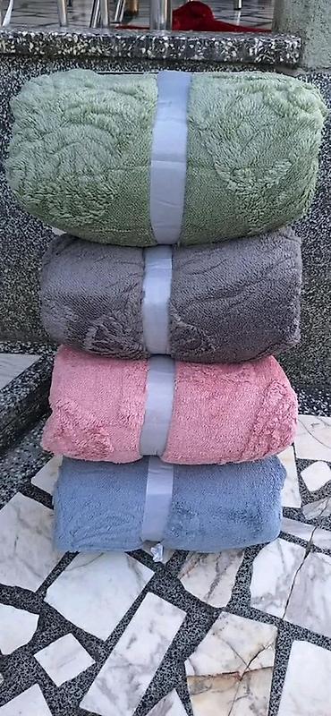 posteljno platno: Ćebe ovca
 200x150 2700din
220x200 2900din

T — 2