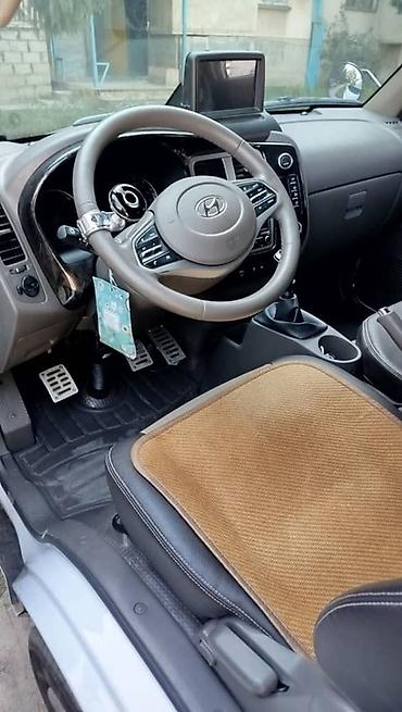 Легкий грузовой транспорт: Hyundai Porter (портера) бортовой малотоннажный грузовик. - Кабина — 11