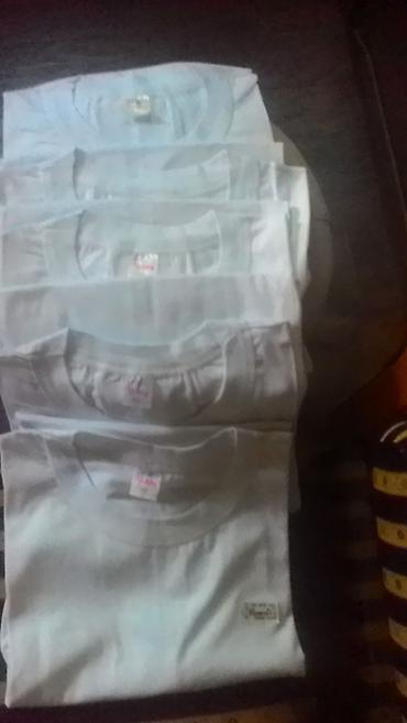 majice kragujevac: Pamučne bele majice, nove, 5 komada u paketu, 1300 dinara ceo paket — 5