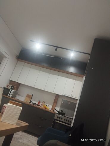 срочно продаю дом район рабочий городок: Үй, 200 кв. м, 7 бөлмө, Менчик ээси, Косметикалык оңдоо