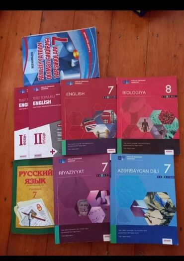 Rus dili: Dərsliklər biri 3 man.satılır — 3