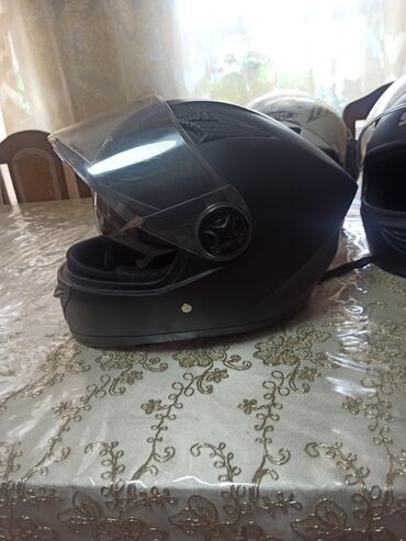 шлем для мотоцыкла: 50 куб. см, Б/у