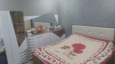 Köhnə tikili: Satılır: Tam mebelli 2 otaqlı mənzil interyeri - Yataq otağı: Böyük — 1