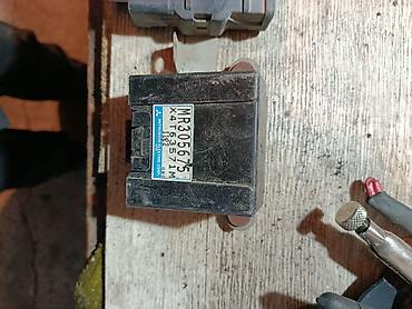 Панели, обшивки: Митсубиси паджеро 3 дизель 3.2 только запчасти те которые на фото — 9