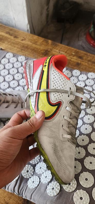 Бутсы: Футзалки Сороконожки 1 модель - Nike Phantom Размер EUR 41, US 8 — 10