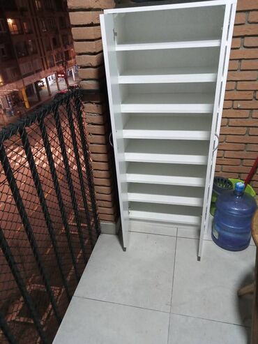 Ormari: -Cipelarnik se izradjuje od Univera debljine 18mm Belom dekoru i Tamna — 1