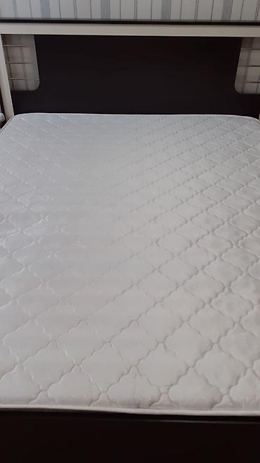 Mebel: İki nəfərlik yataq dəsti - Ölçü: təxmini 160x200 sm (king/queen — 2