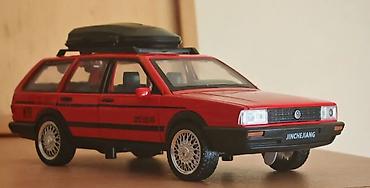 vt 401 k: Metalni maketa automobil – Volkswagen Santana karavan sa krovnim — 1