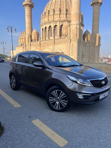 Kia: Kia Sportage Xarici xüsusiyyətlər: - Rəng: tünd qəhvəyi (metallic) -