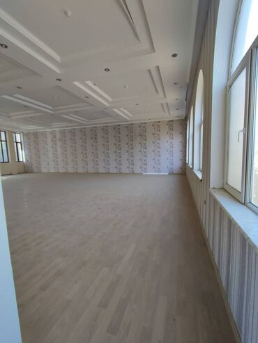 Digər kommersiya daşınmaz əmlakı: Heyder eliyev prospektində mərkəzdə, 3 mərtəbəli, obyekt icareye — 10