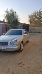 Mercedes-Benz: Mercedes-Benz E 240: 2.4 l | 1998 il Sedan — 5