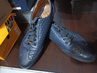 школьная обувь: Макасины хорошего состояния коженые все привезенные с Турции размер