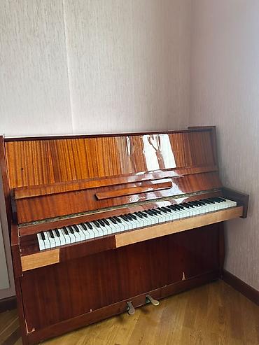 mini piano: Upright pianino – “Kuban” modeli - Korpus: parlaq laklı ağac örtüyü — 1