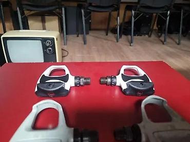 bokserske rukavice i dzak za decu: SPD SL I LOOK PEDALE | Shimano PD-R540W2 SPD SL bele nekorištene 30 — 3