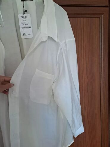 Верхняя одежда: Geyinilmeyib 30 mab alinib.25 e satilir.ketandi.eyine boyuk oldu