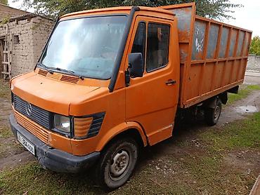 шпатлёвка авто: Грузовой автомобиль Mercedes-Benz (серия T2/Transporter) оранжевого — 2