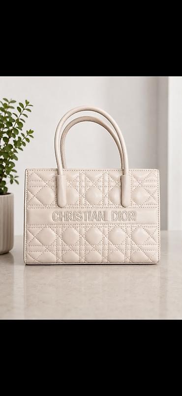 dior lady: Сумка Christian Dior, мини-тоут - Цвет: молочный/кремовый. - Форма — 1