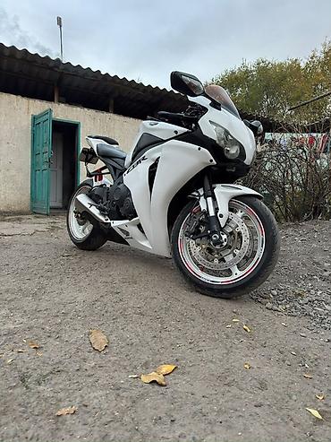 Транспорт: Honda CBR1000RR Fireblade, спортивный мотоцикл литрового класса — 5