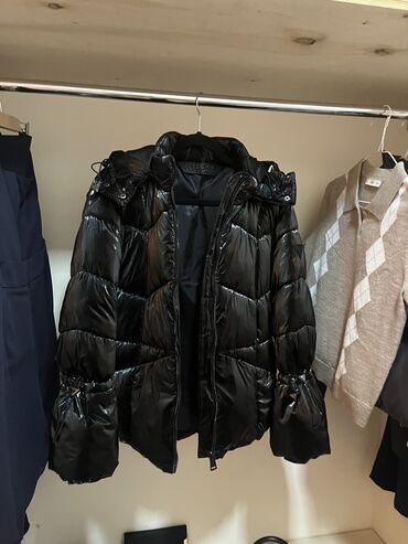 Kurtkalar: GUESS parlaq kurtka mirror effect Az geyilib heç bir defekti yoxdur — 10